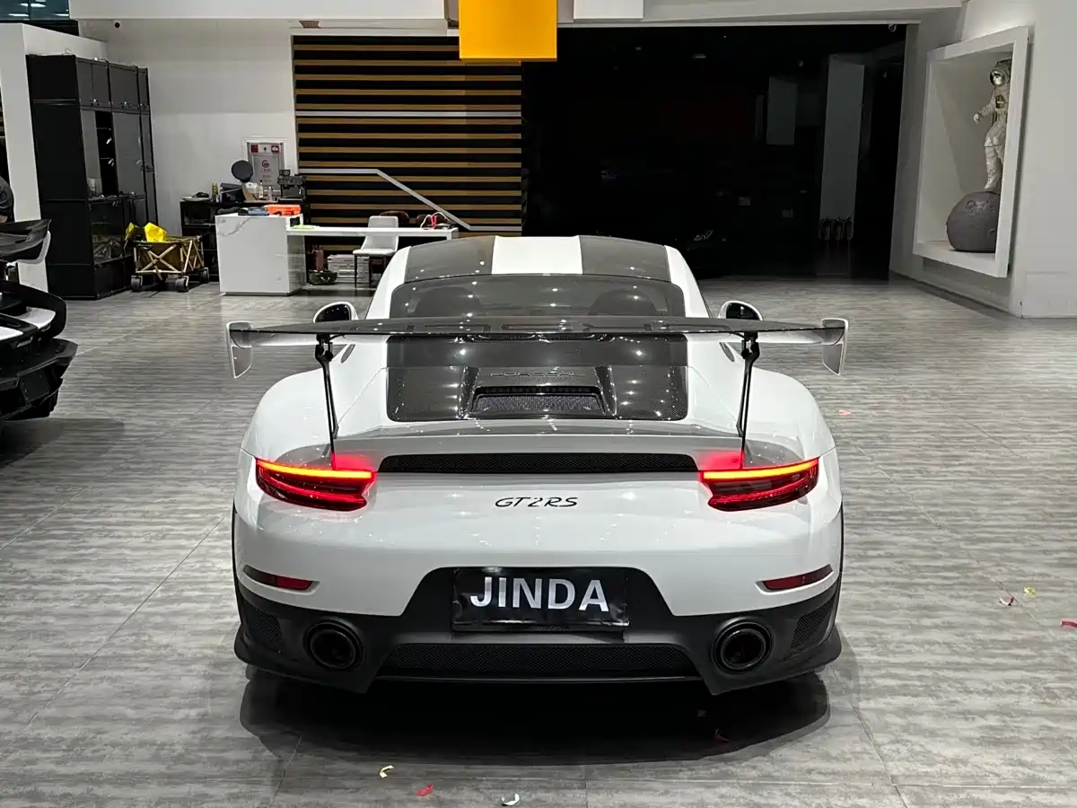 Porsche 911 2018 GT2 RS 3.8T фото 4