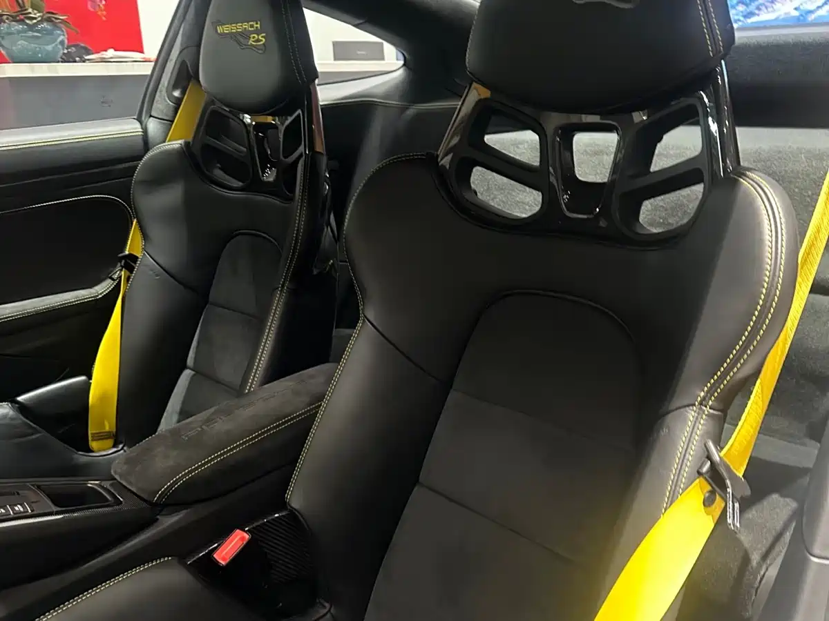 Porsche 911 2018 GT2 RS 3.8T фото 7