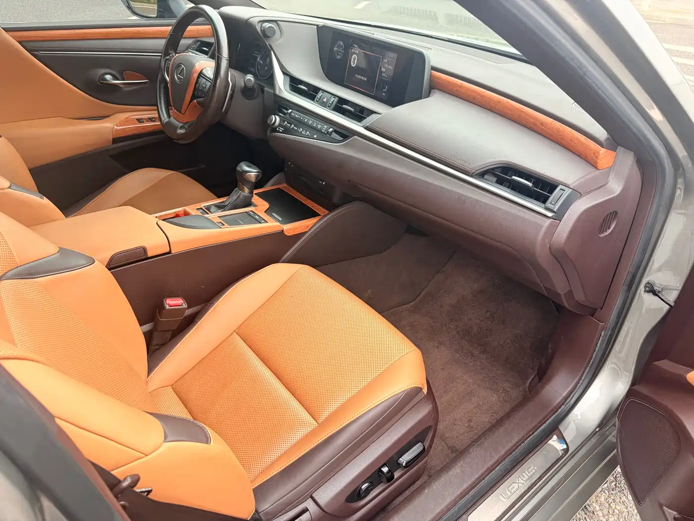 Lexus ES 2020 200 Excellence фото 10