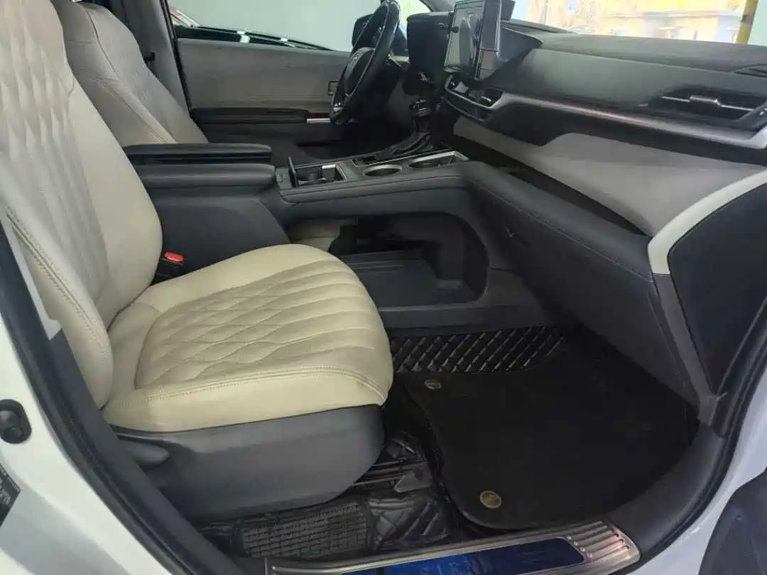 Toyota Sienna 2023 2.5L Hybrid Comfort Edition фото 20