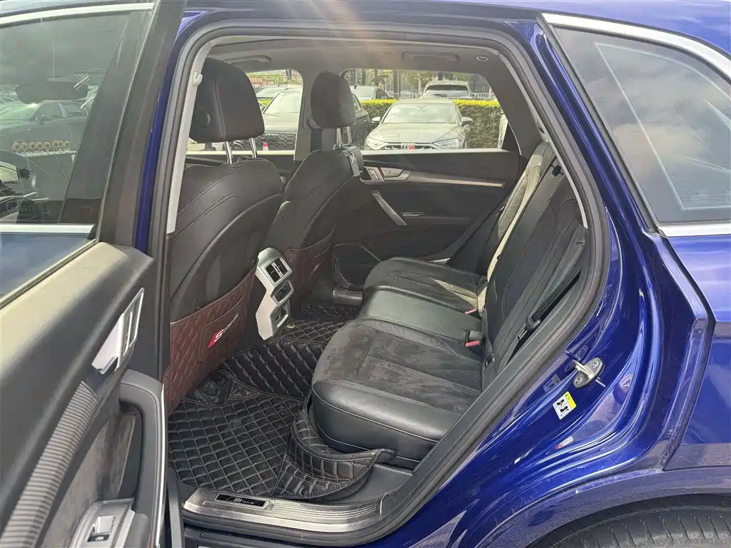 Photo 7 - Audi Q5L
