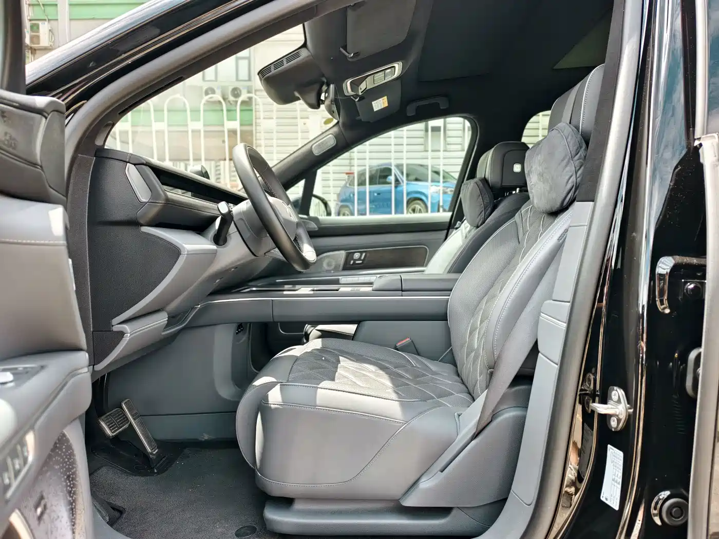 NIO ES8 2025 2025 Base Model 7-Seater