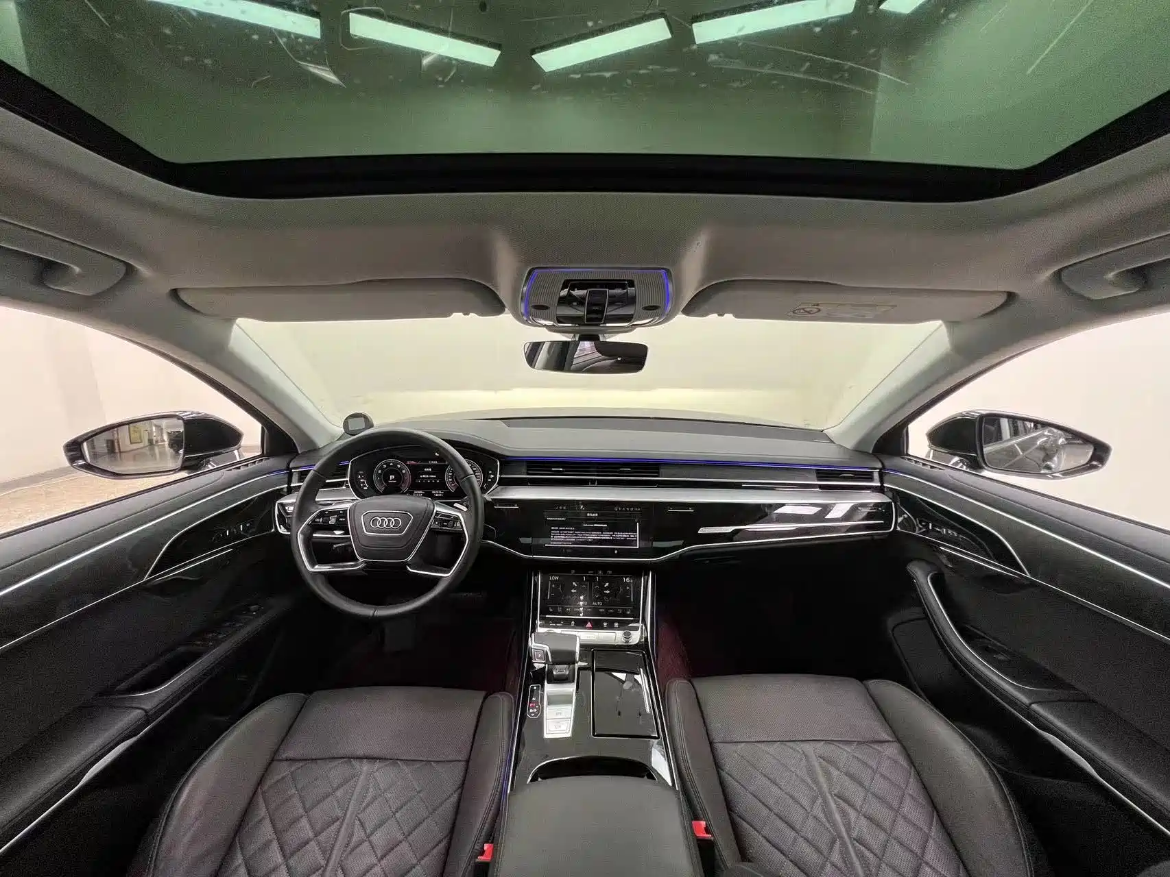 Фото 23 - Audi A8
