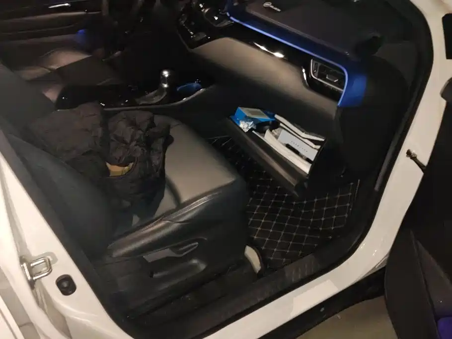 Toyota C-HR 2020 2020 Model 2.0L Leading