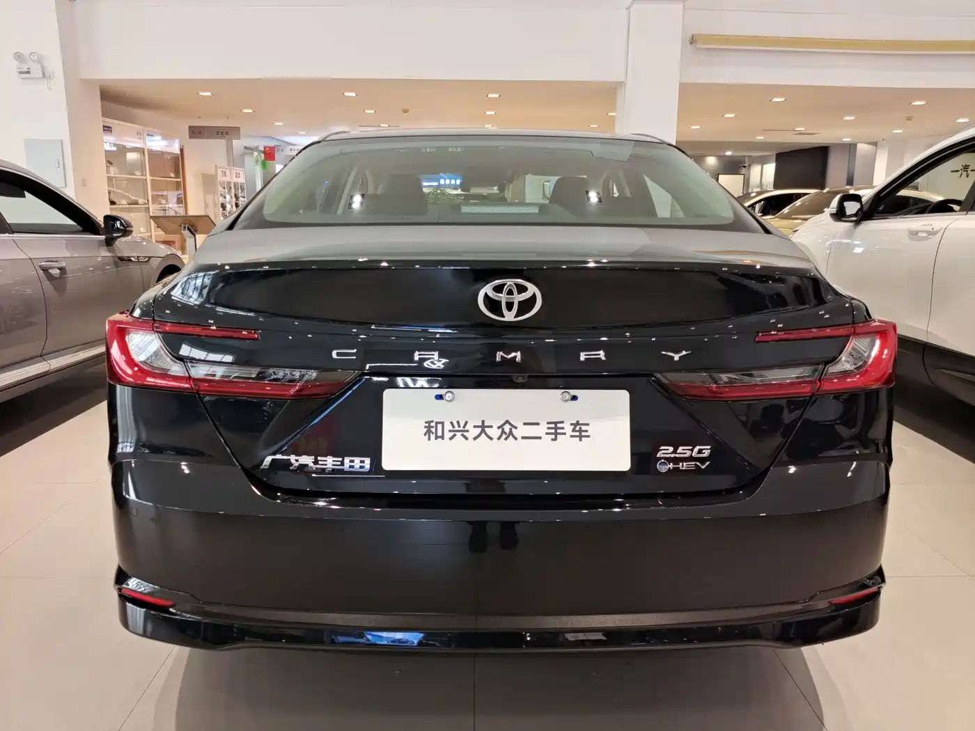 Photo 4 - Toyota Camry
