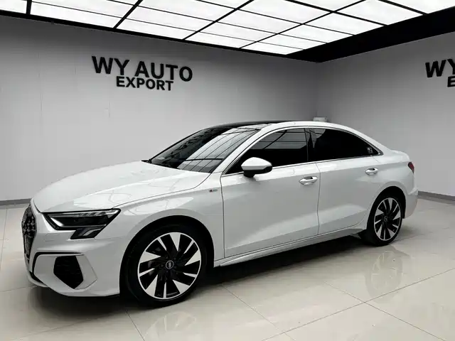 Audi A3 A3L Limousine 35 TFSI, Стиль Спорт