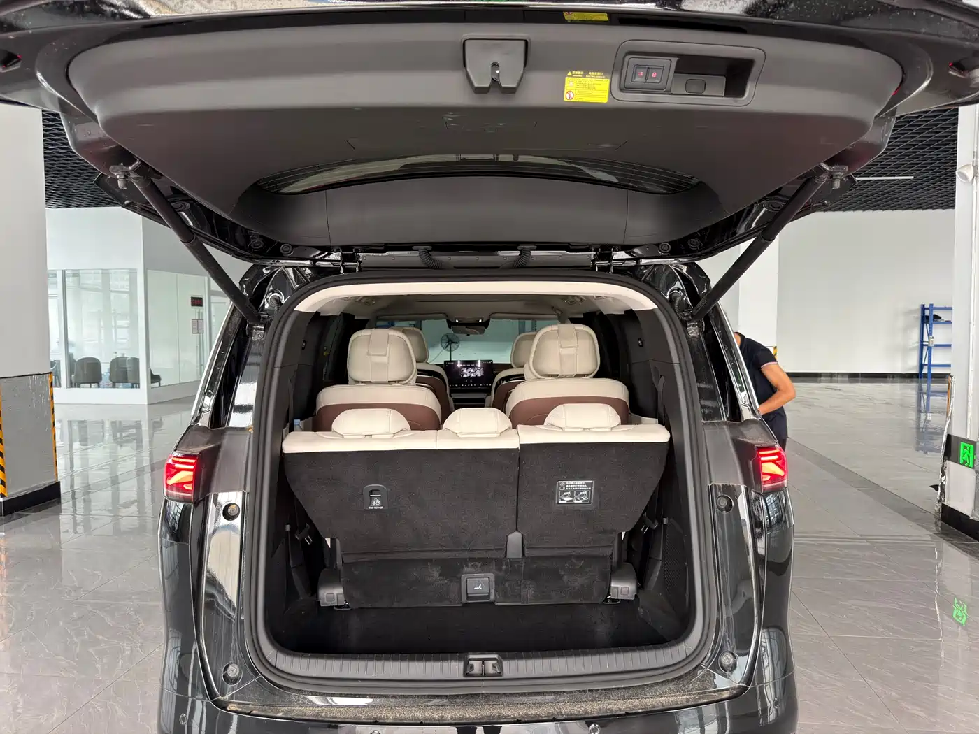 BYD Xia 2025 2025 DM-i 1.5T 180km Surpass Edition
