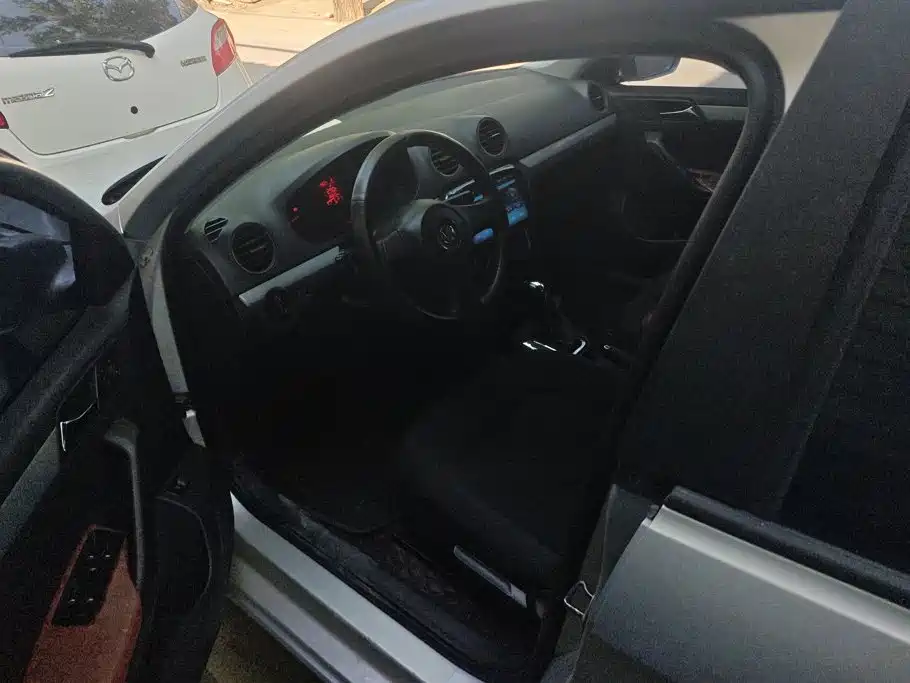 Photo 9 - Volkswagen Jetta
