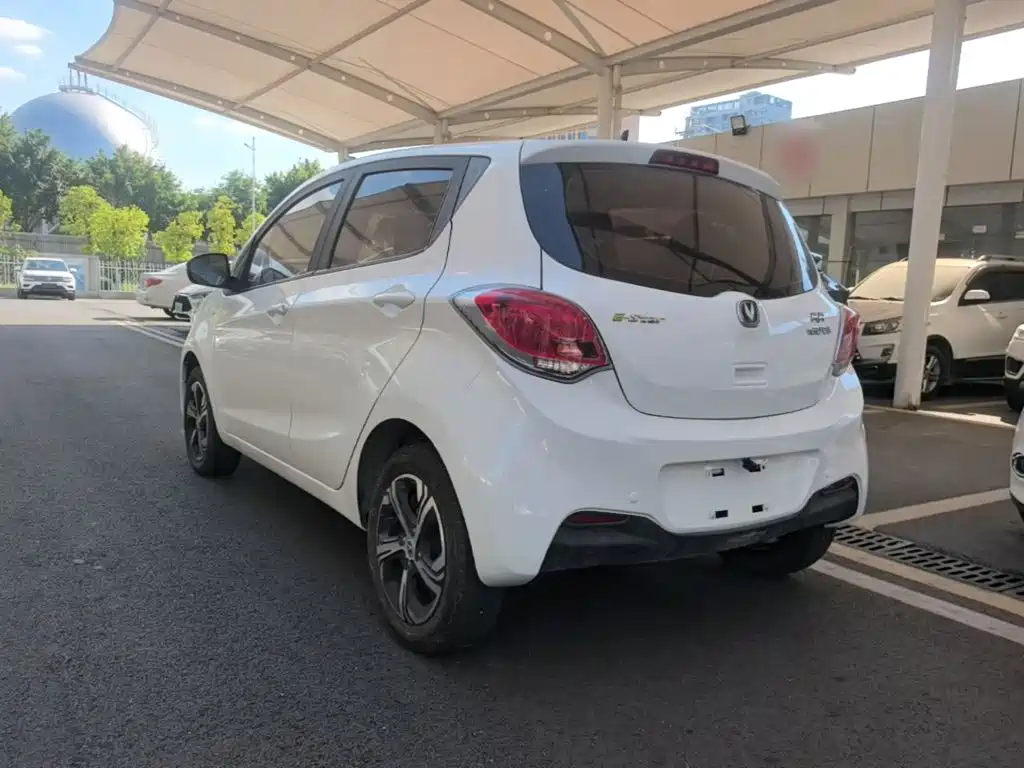 Photo 5 - Changan Benben E-Star