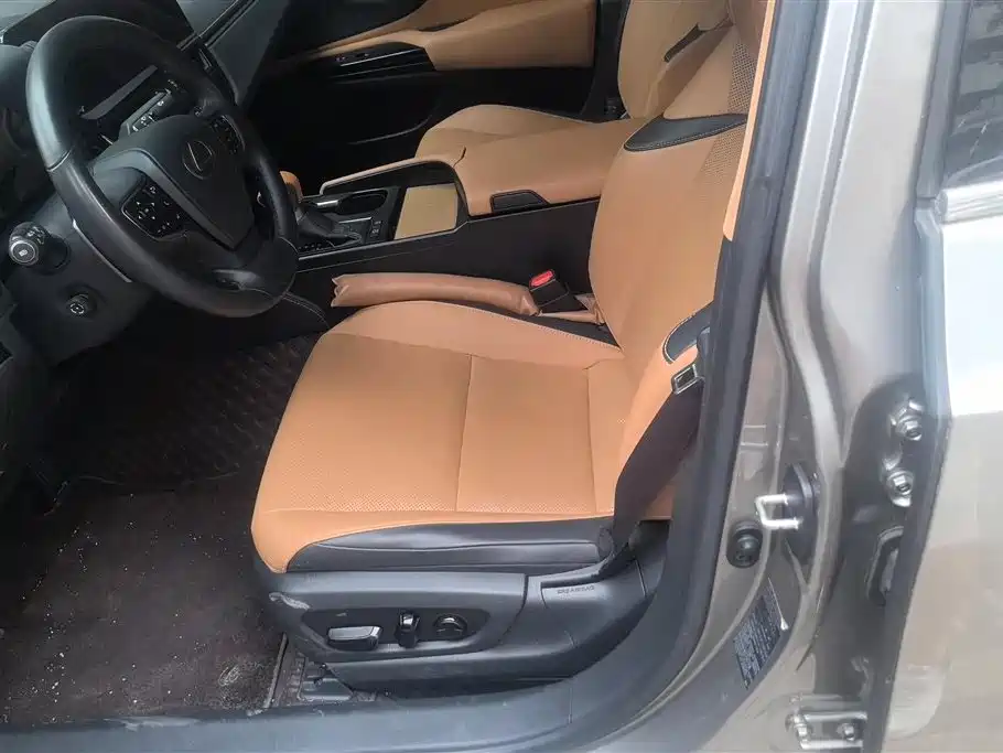 Lexus ES 2023 200 Excellence Edition фото 9