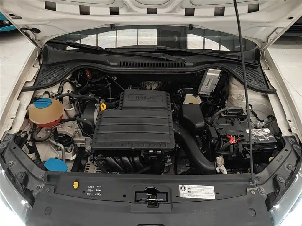 Volkswagen Polo 2014 1.4L Automatic Comfort Edition фото 20