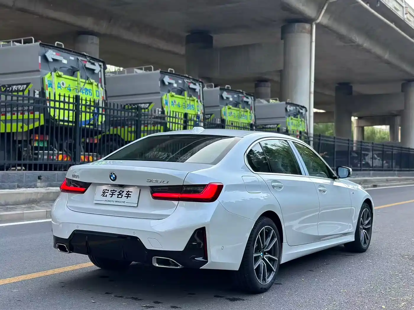 BMW 3-SERIES