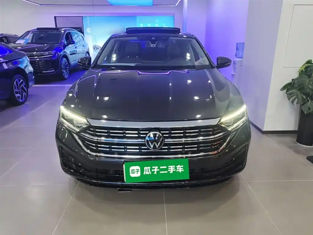 Volkswagen Sagitar 2023 300TSI DSG Surpassing Edition фото 3