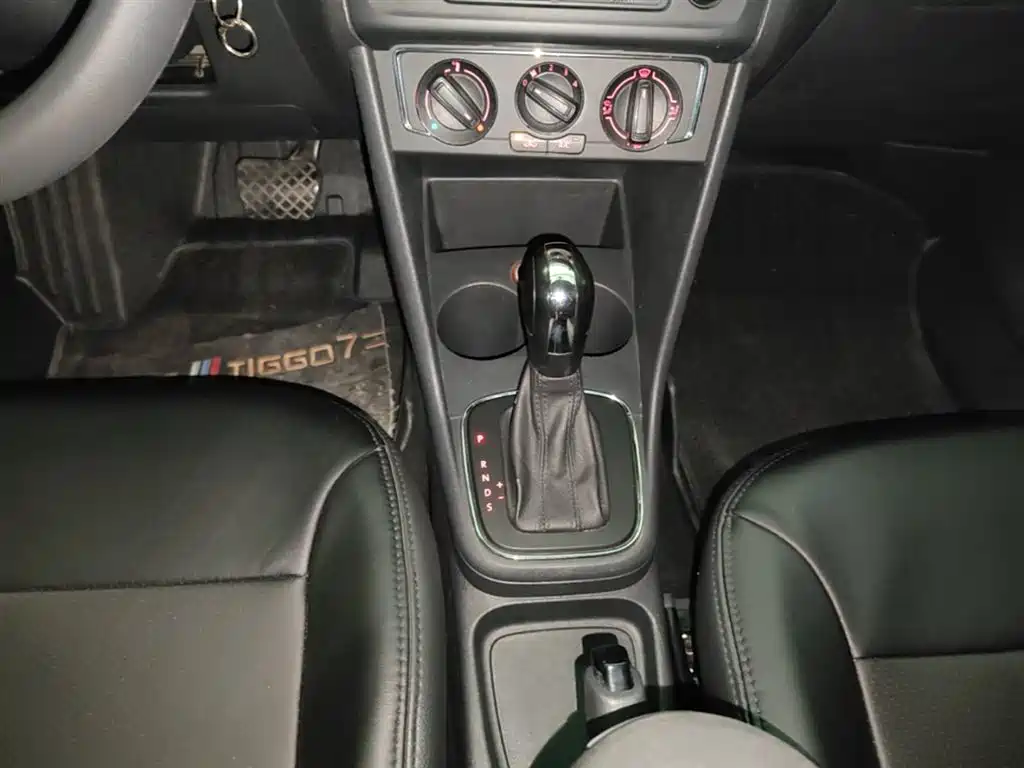 Volkswagen Polo 2014 1.4L Automatic Comfort Edition фото 14