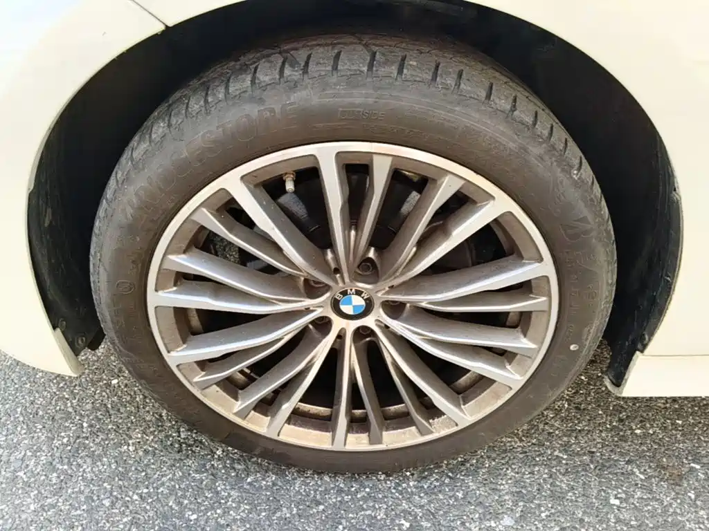 Фото 23 - BMW 3 Series