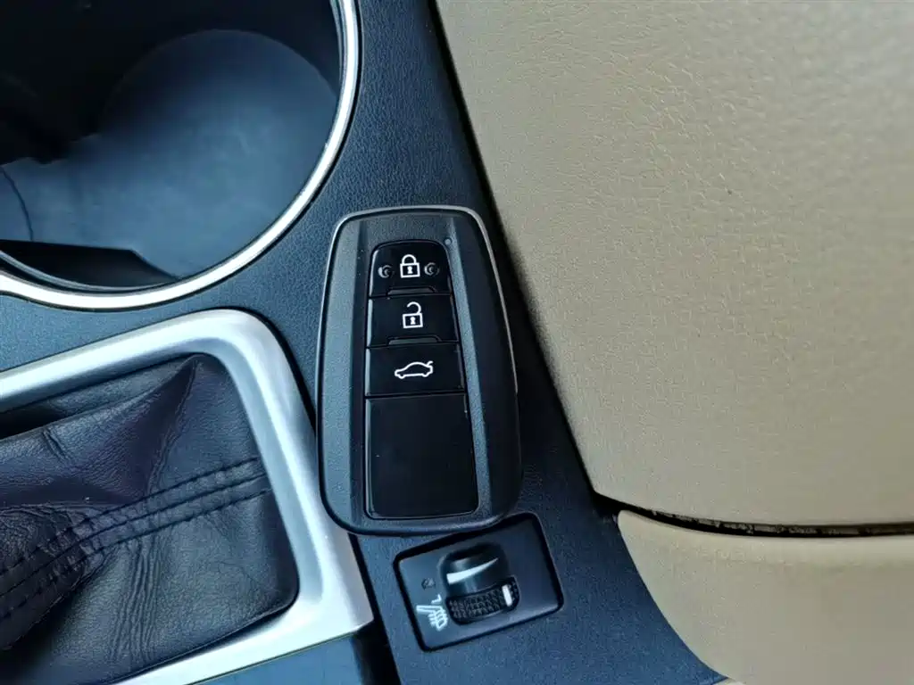 Toyota Highlander 2015 2.0T AWD Luxury Edition 7-seater фото 9