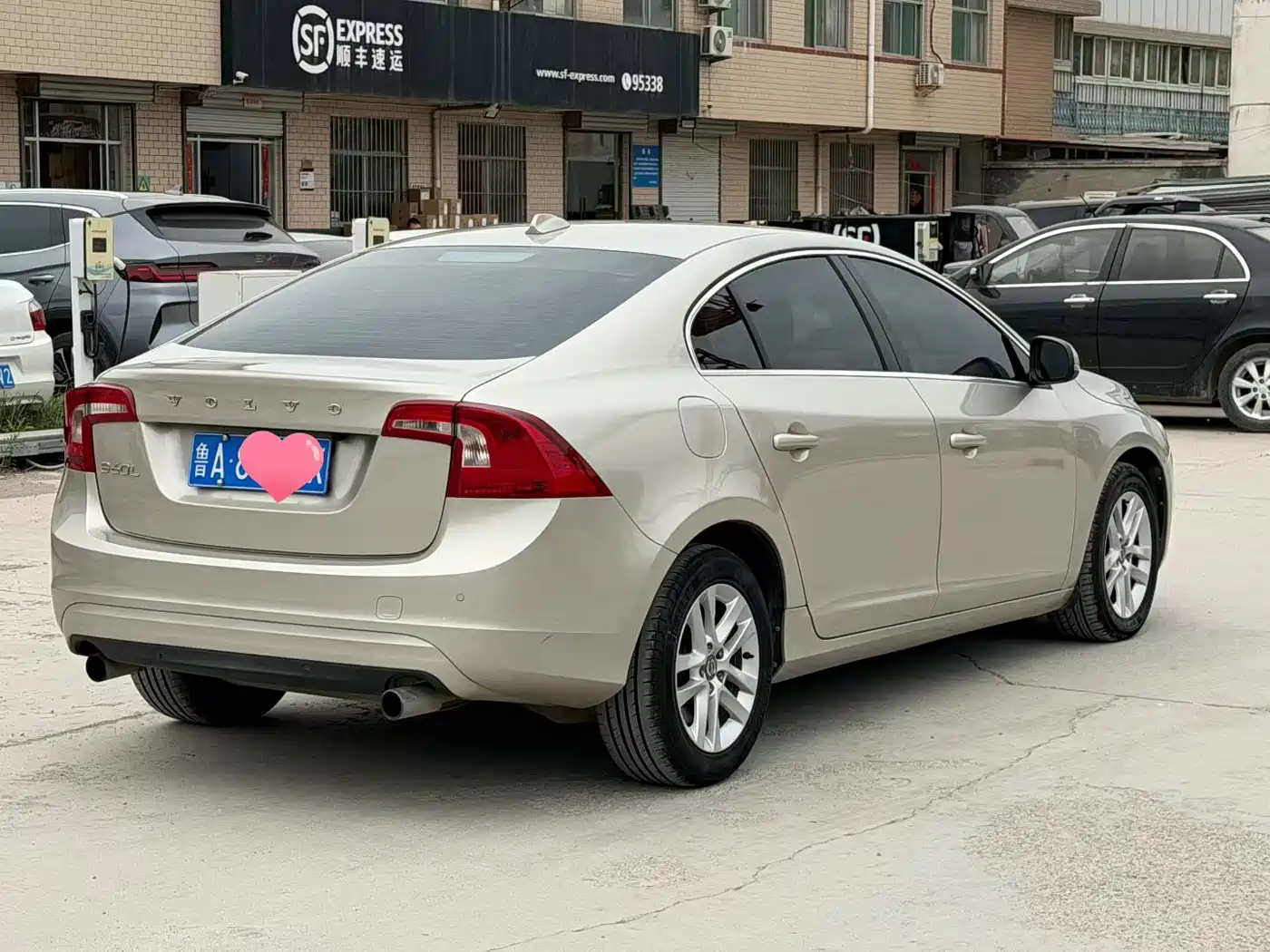 VOLVO S60