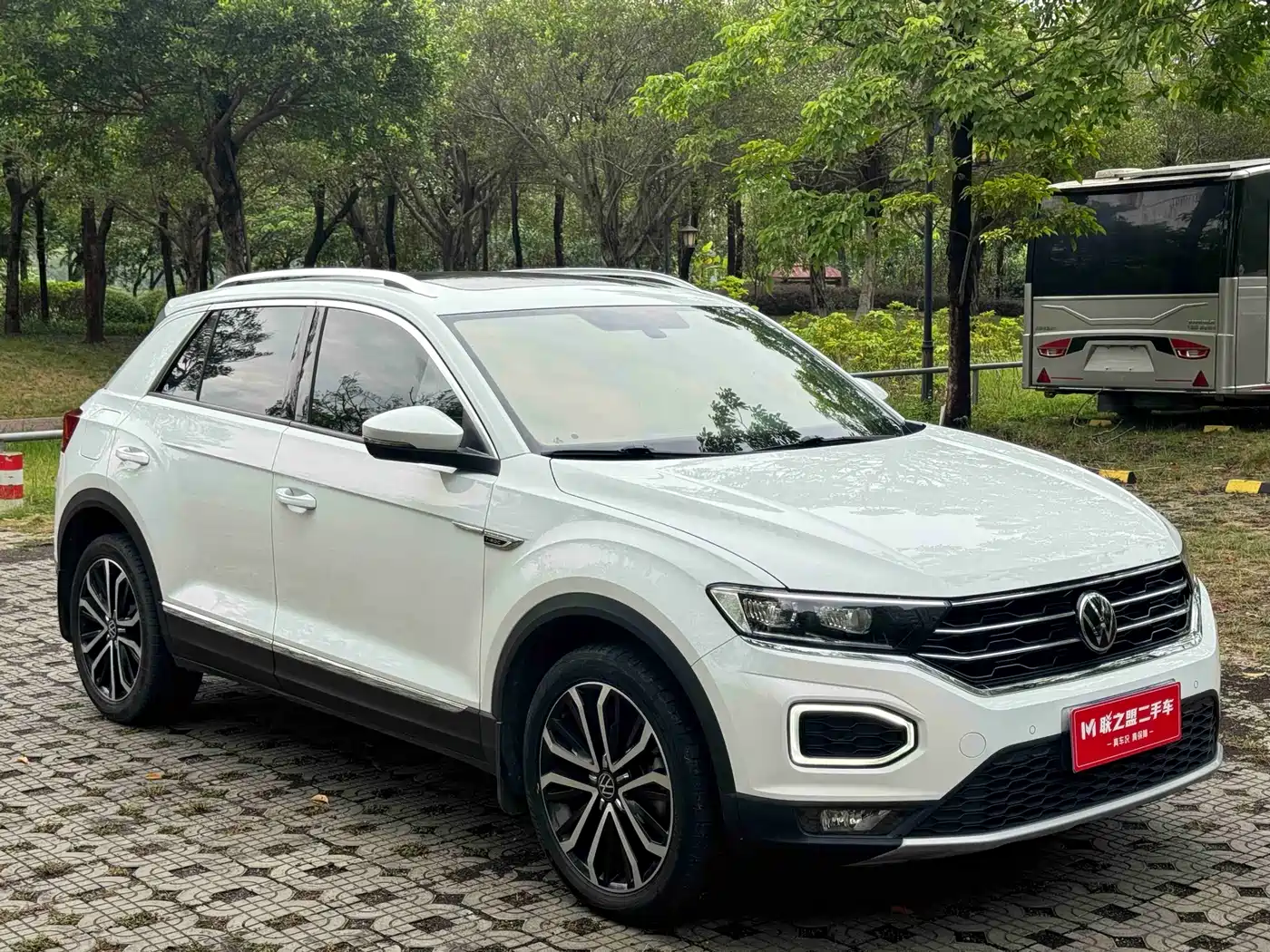 Volkswagen T-ROC 2021 280TSI DSG 4WD Luxury Connected фото 8