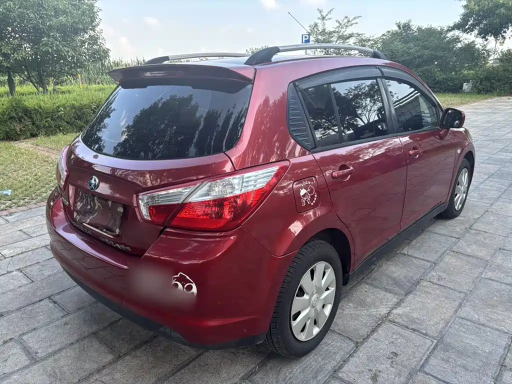 Venucia R50 2016 2015 1.6L Automatic Fashion Edition