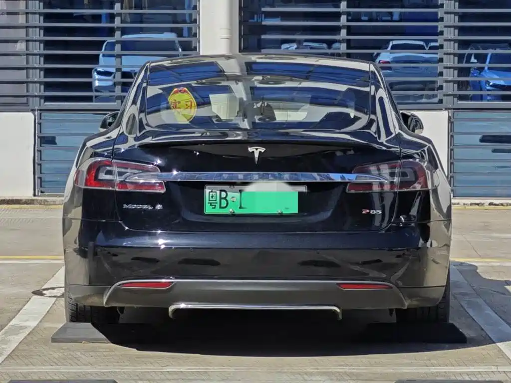 Tesla Model S 2016 2014 Model S P85