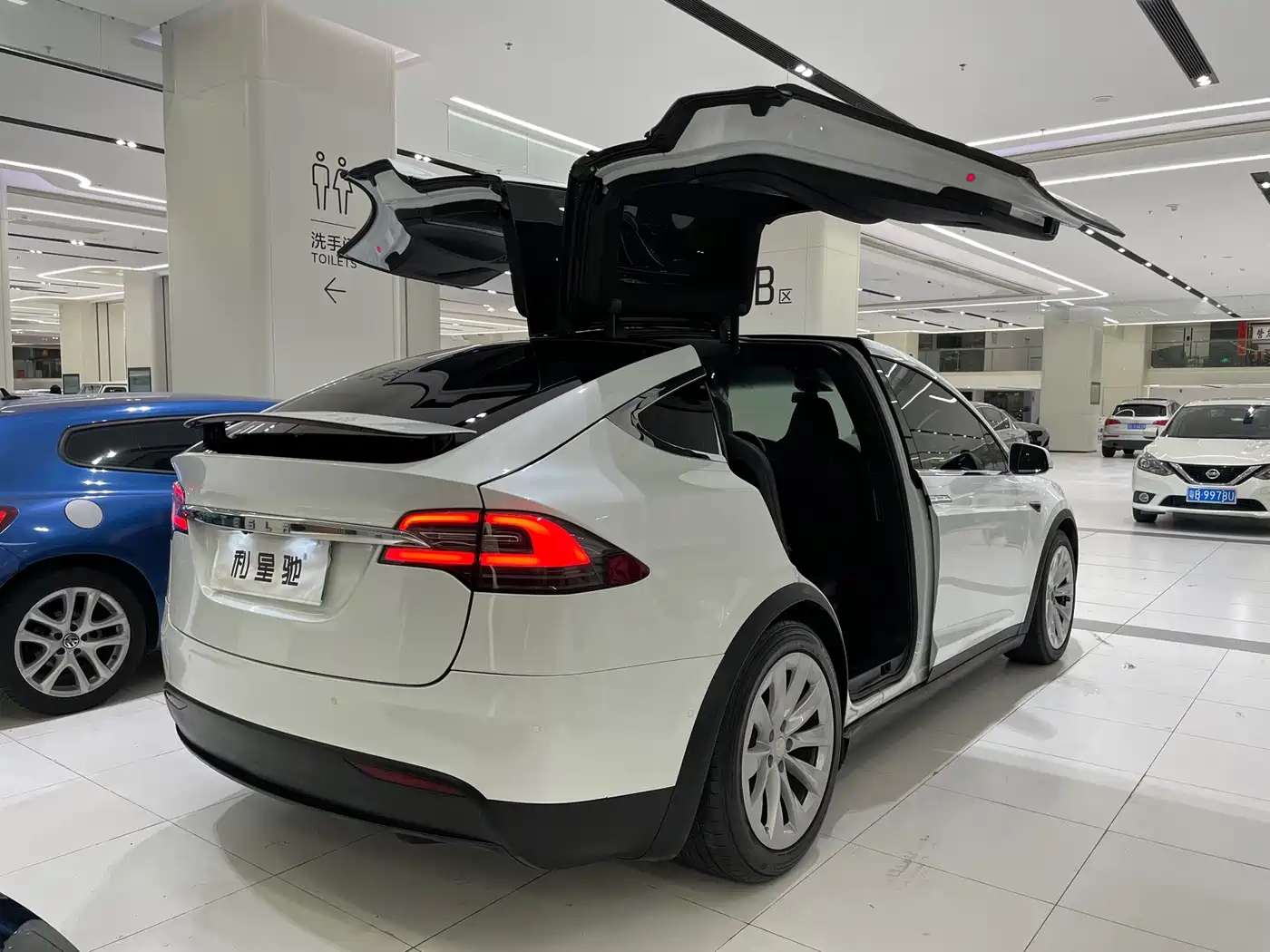 Фото 4 - Tesla Model X