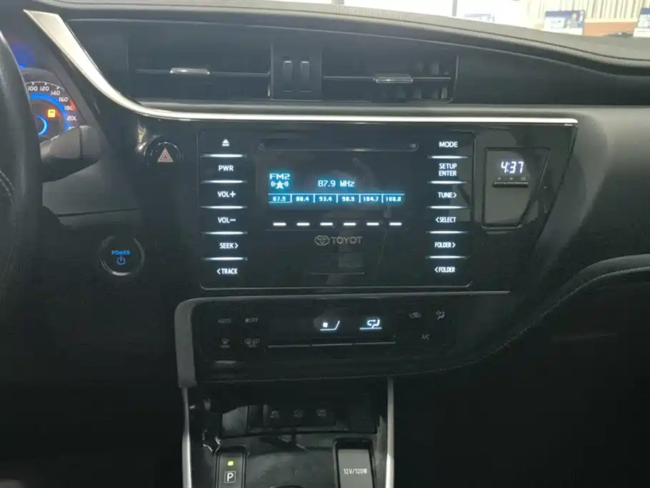 Toyota Corolla 2018 Hybrid 1.8L E-CVT Smart Edition фото 13