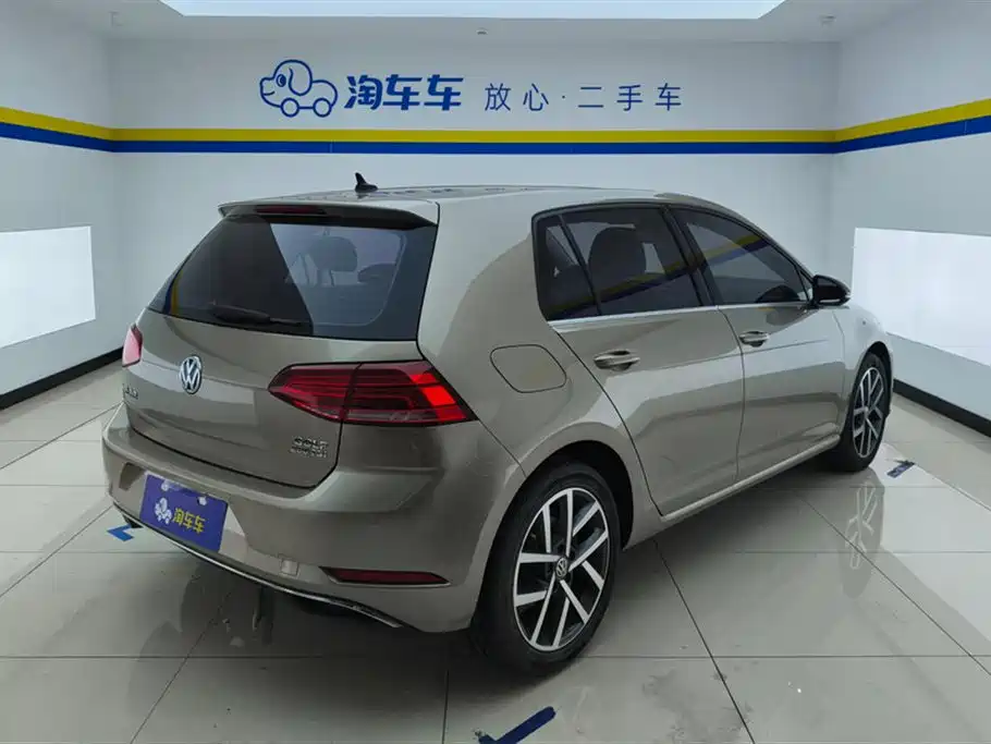 Volkswagen Golf 2020 Beloved Edition 280TSI DSG Comfort фото 3