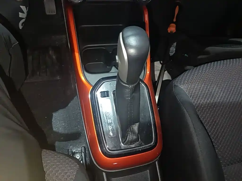 Фото 14 - Suzuki Ignis