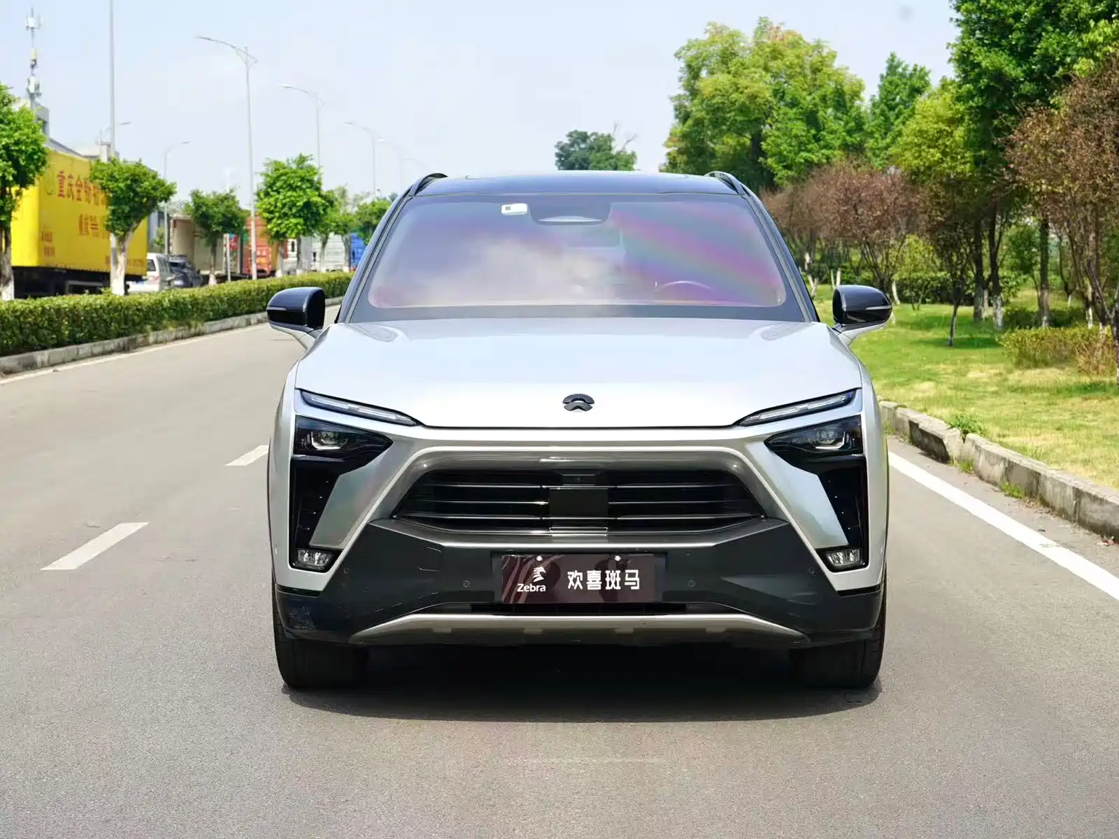 Фото 2 - NIO ES8