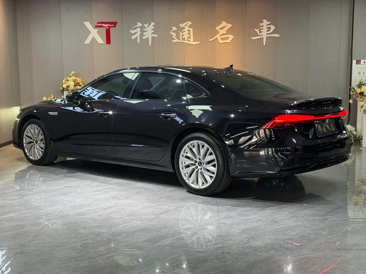 Audi A7L 2024 45TFSI S-line Dream Edition Crystal Package фото 22