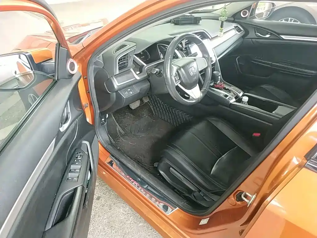 Фото 20 - Honda Civic