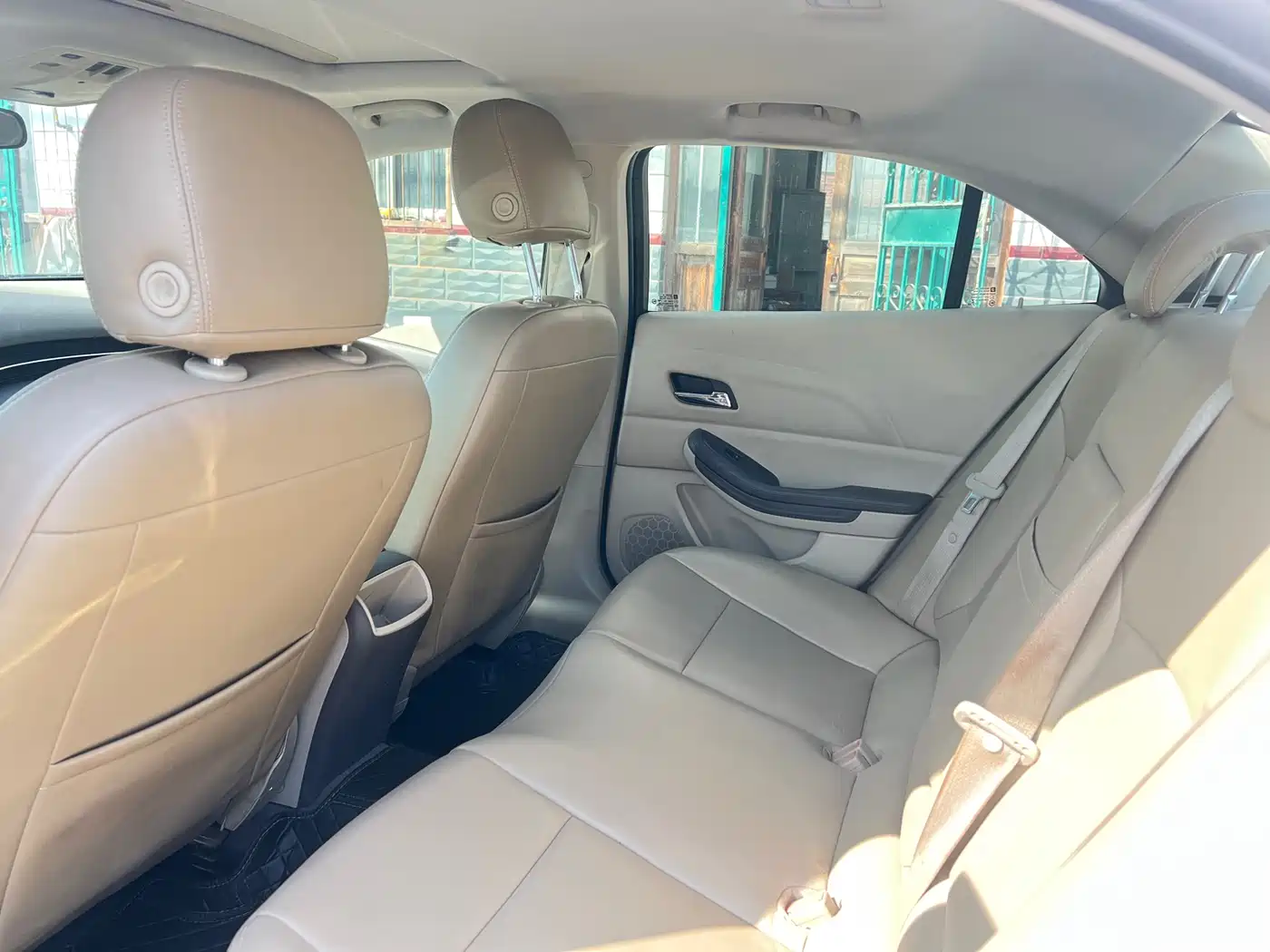 Chevrolet Malibu 2014 2.0L Automatic Luxury фото 7