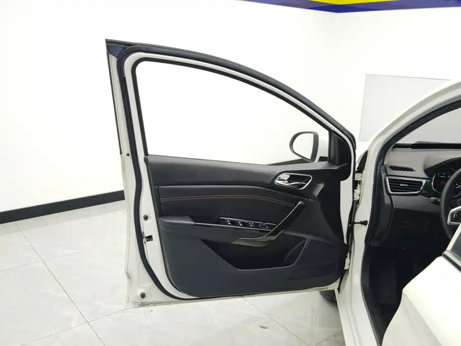 Baojun 310 2017 2017 1.5L Manual Luxury