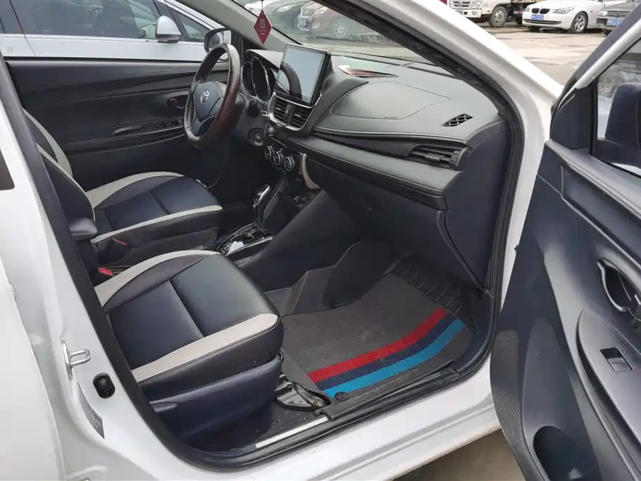 TOYOTA YARIS L ZHIXUAN