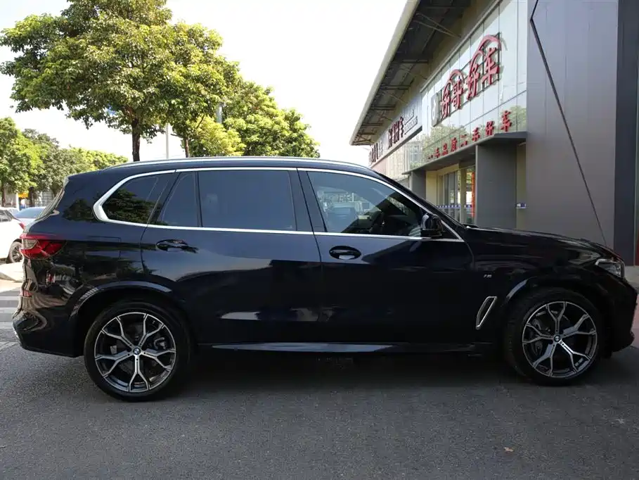 BMW X5 2022 Facelift xDrive 40Li M Sport Package фото 10