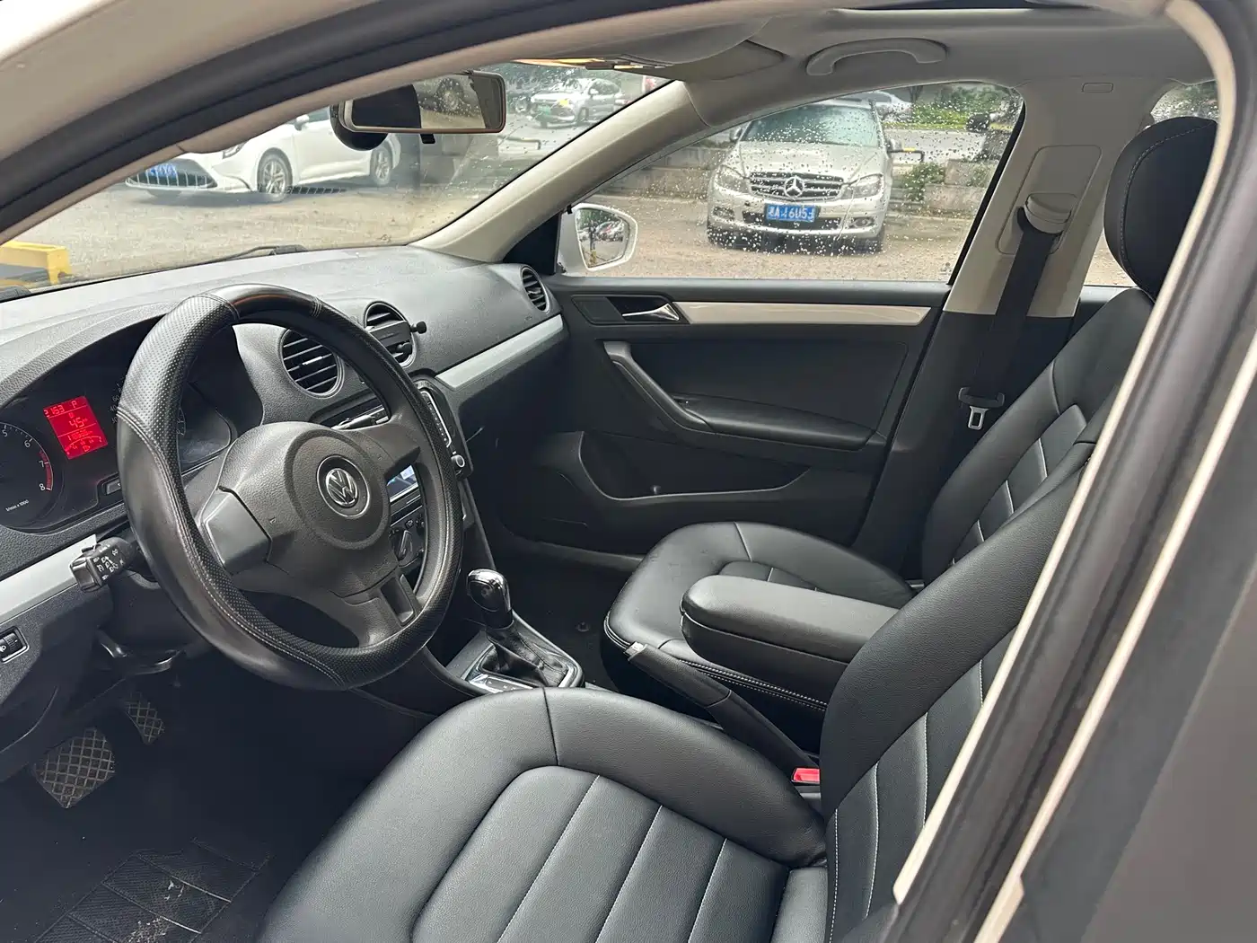 Volkswagen Jetta 2015 1.6L Auto Comfort фото 15