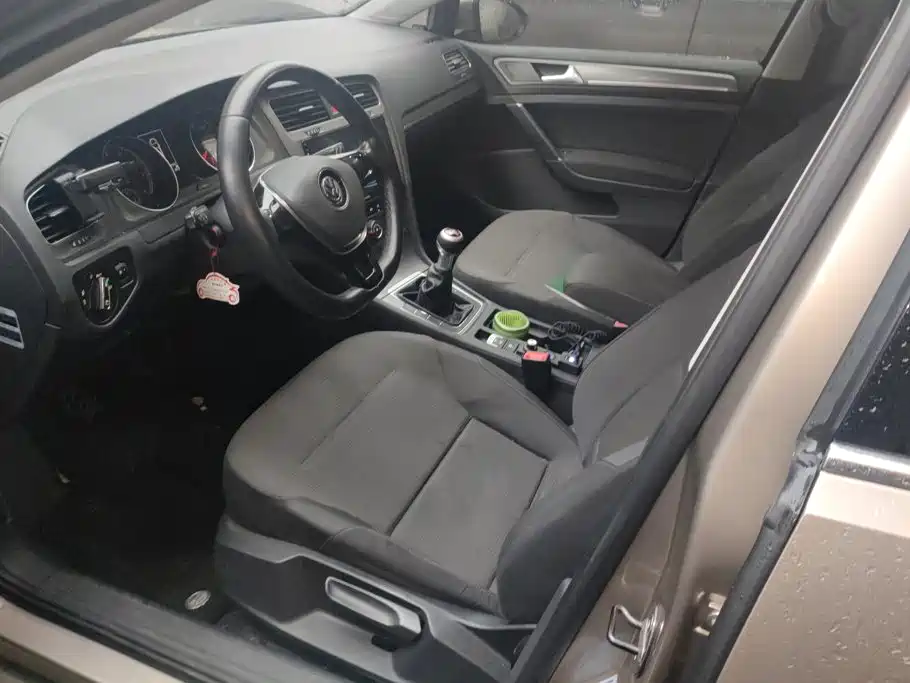 Фото 9 - Volkswagen Golf