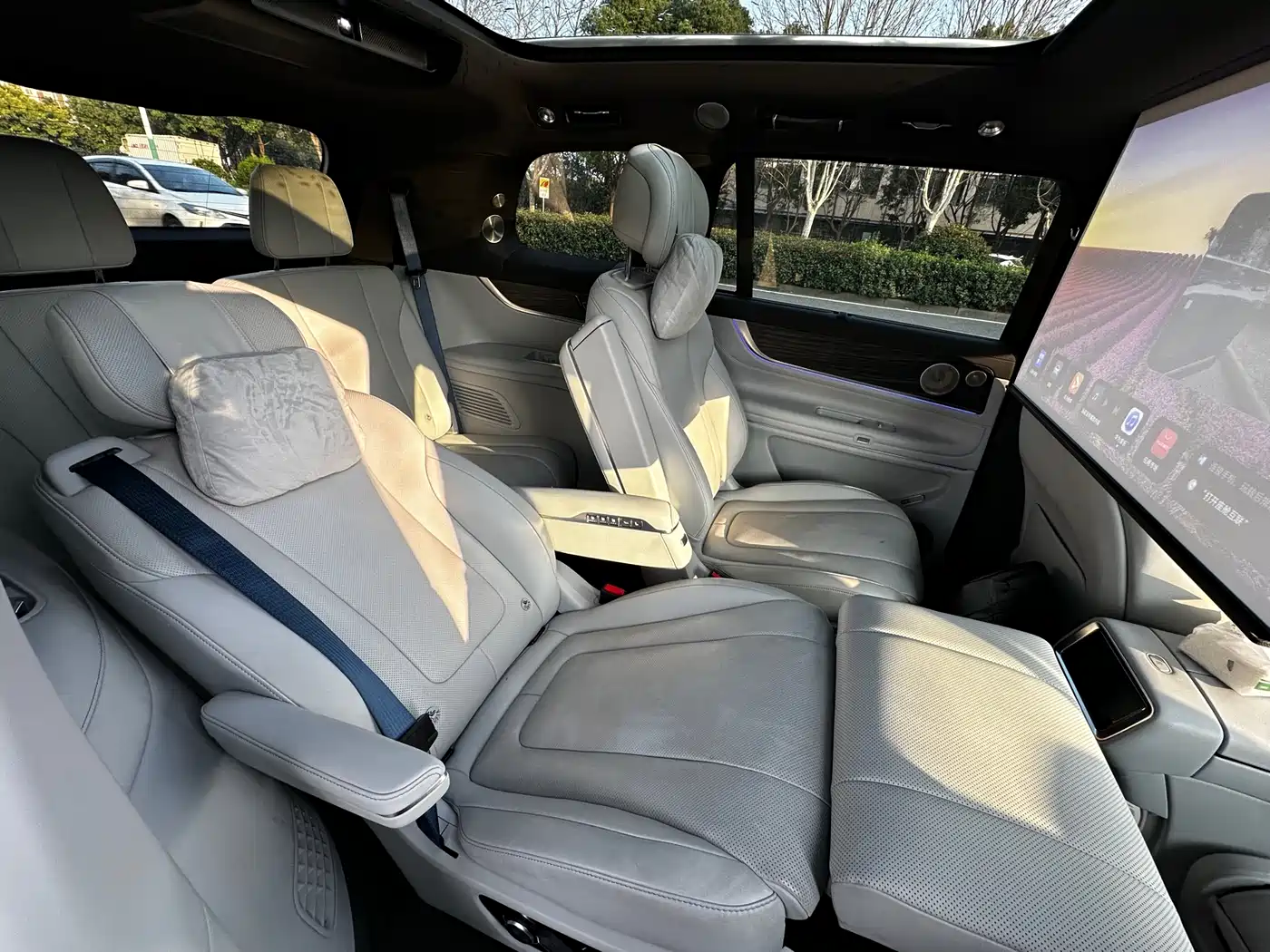 AITO Wenjie AITO M9 2025 Extended Range Ultra 52kWh 6-Seater фото 12