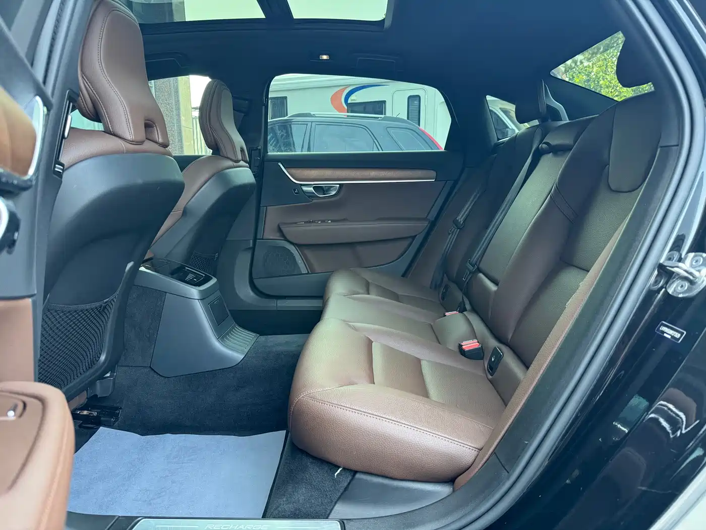 Volvo S90 Plug-in Hybrid 2022 2022 Facelift T8 E-Drive Hybrid R-Design Luxury Edition