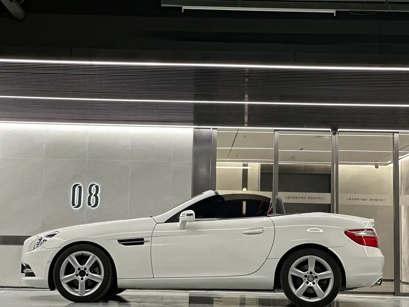 Mercedes-Benz SLK-Class 2011 SLK 200 Fashion фото 19