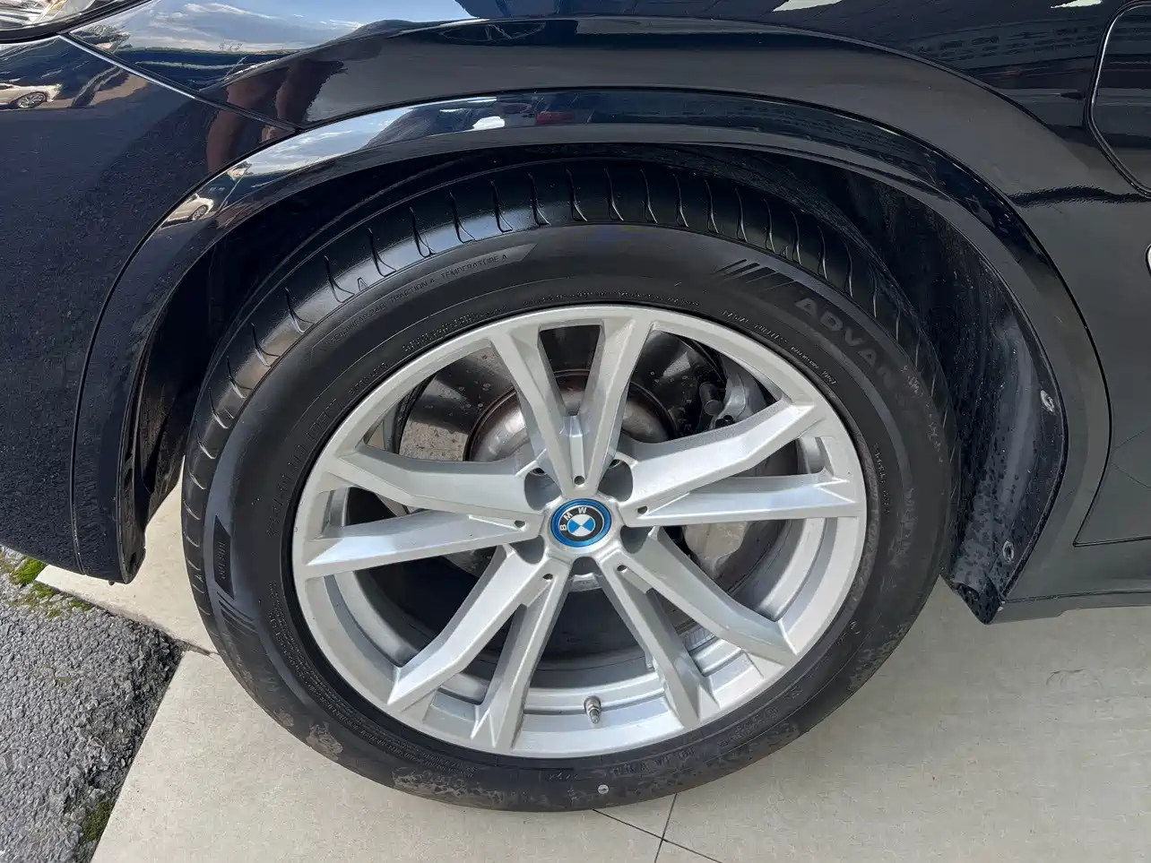 BMW iX3 2025 2024 Leading Edition