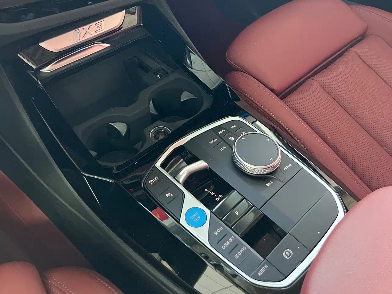 BMW iX3 2025 2024 Leading Edition