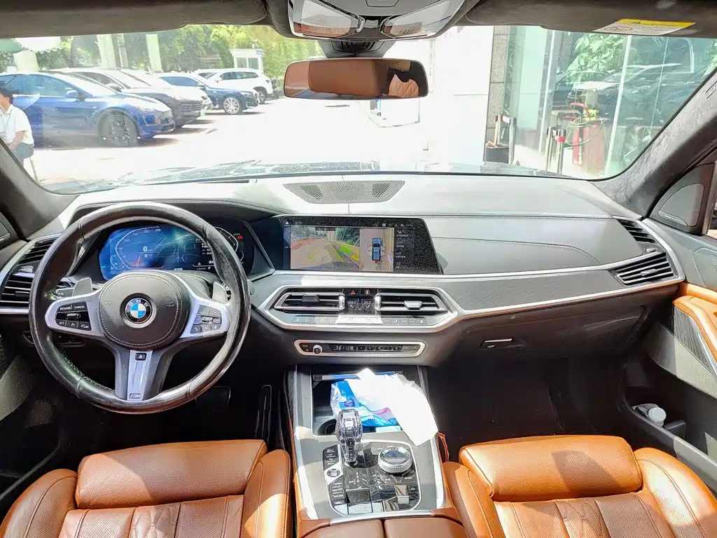 Фото 10 - BMW X7
