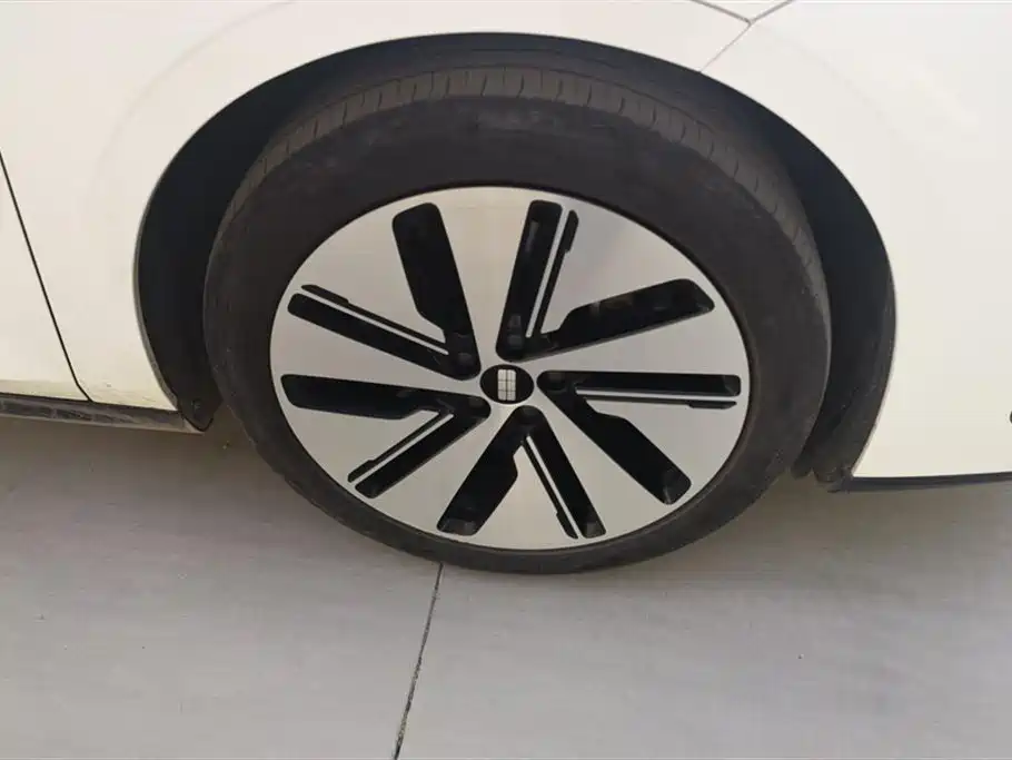 GEELY GALAXY GALAXY E8