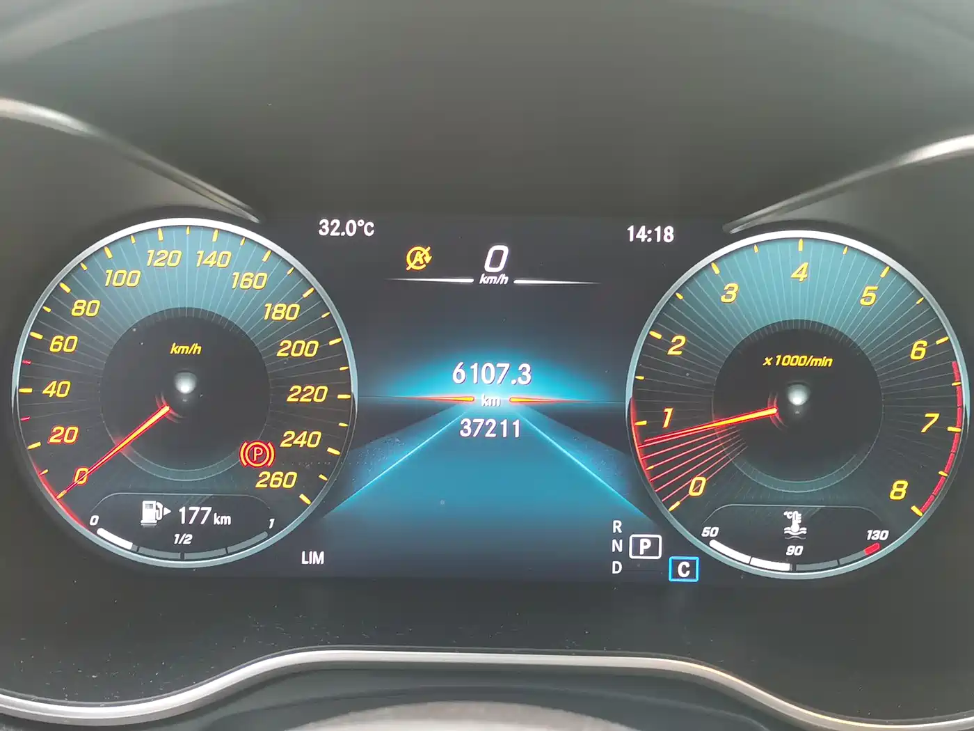MERCEDES-BENZ GLC