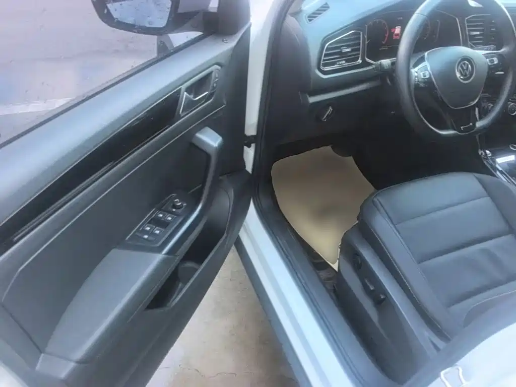 Volkswagen T-Roc, миниатюра 16