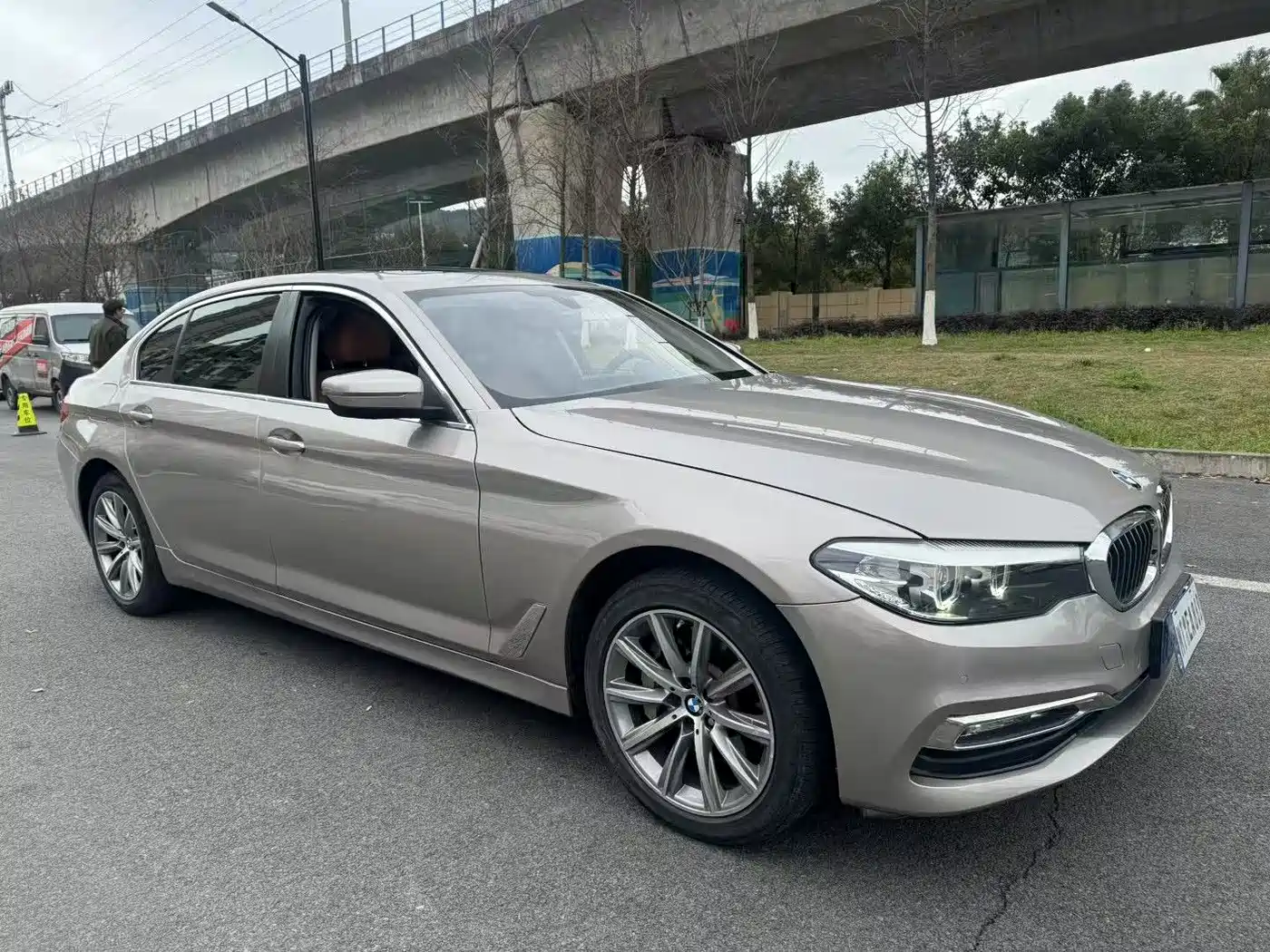 BMW 5 Series 2018 528Li Launch Special Edition фото 2