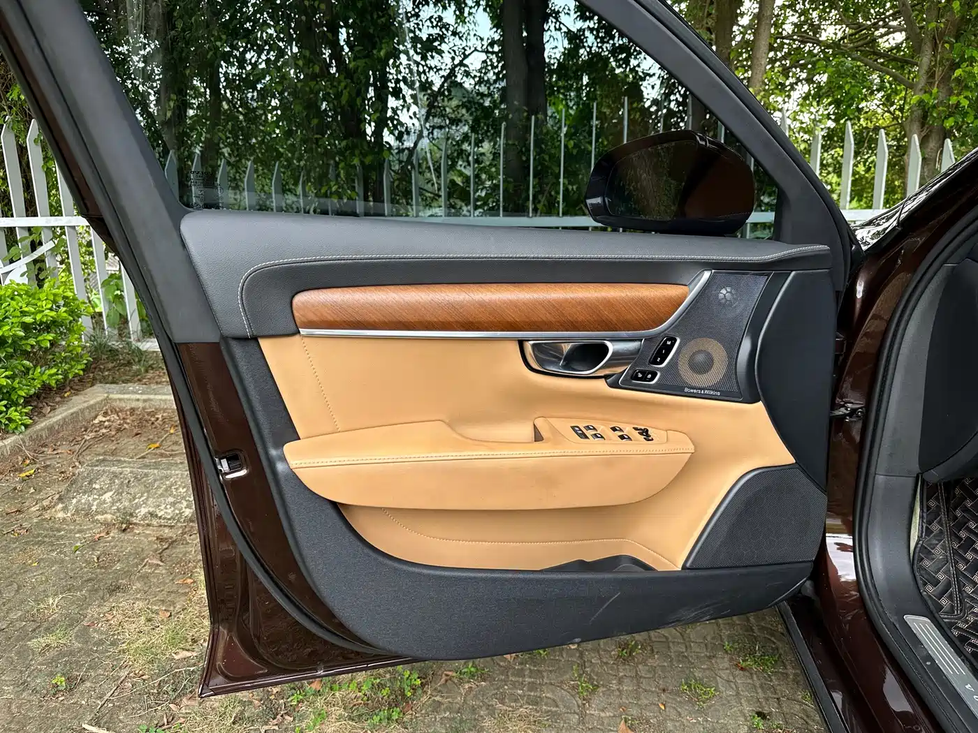 Photo 14 - Volvo S90
