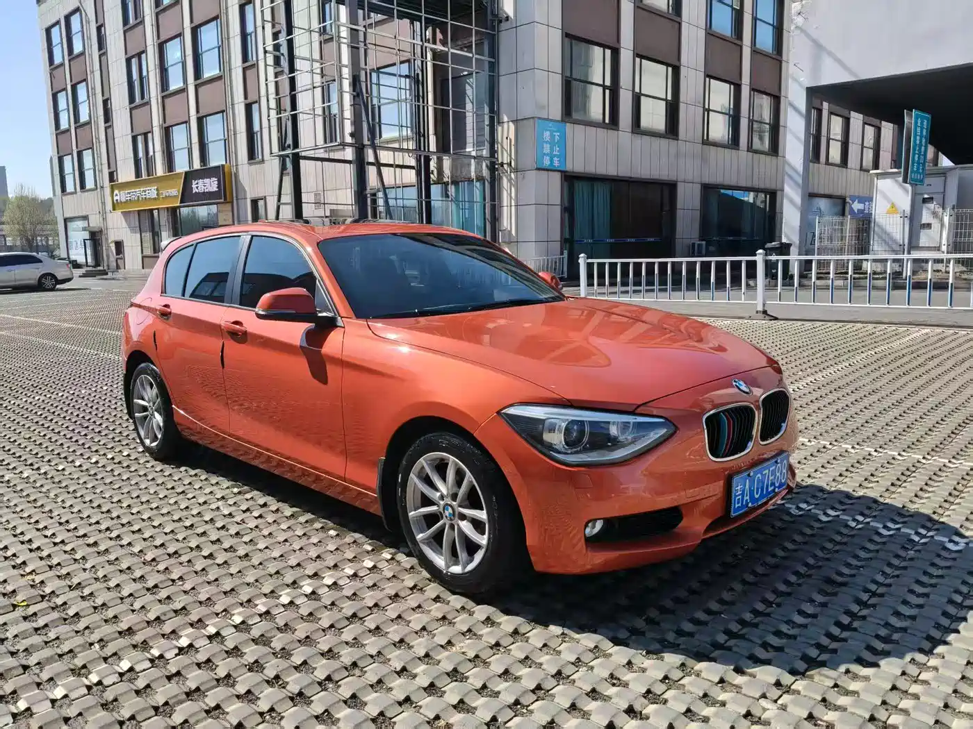 BMW 1 Series (Import) 2013 Facelift 118i Leading Model фото 2