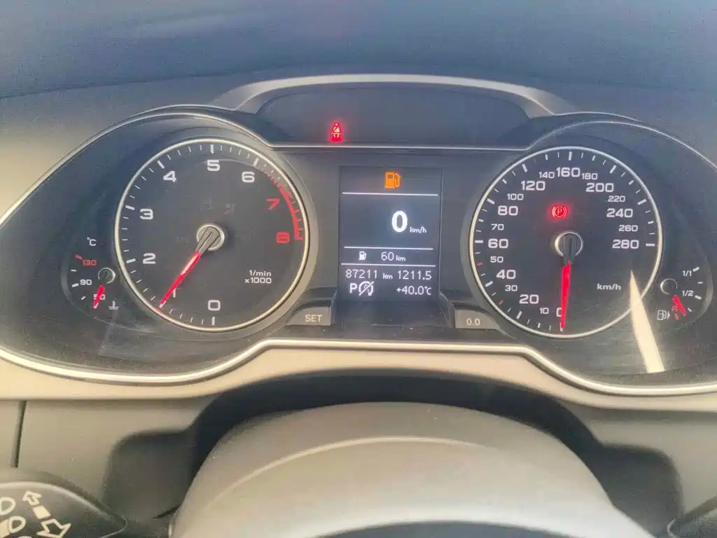 Фото 4 - Audi A4L